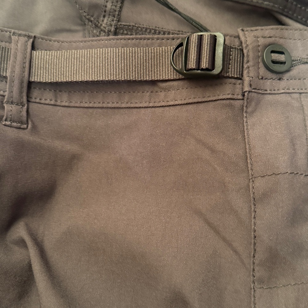 Men’s cargo hiking pants size 42x32 charcoal gray super stretch tapered leg $95 - Picture 13 of 14